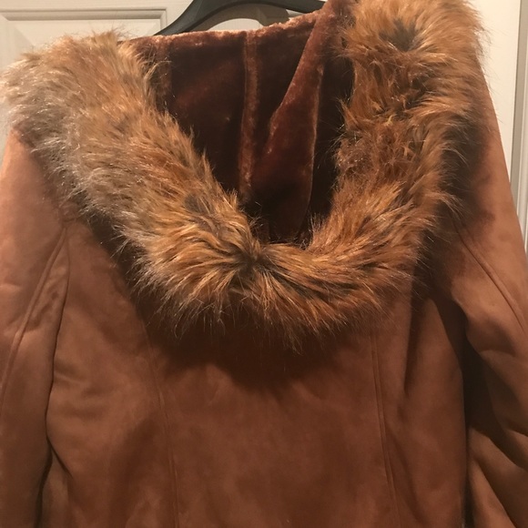 🌹SOLD!!🌹SUEDE FULL LENGTH FAUX FOX FUR COAT!! - Picture 6 of 8